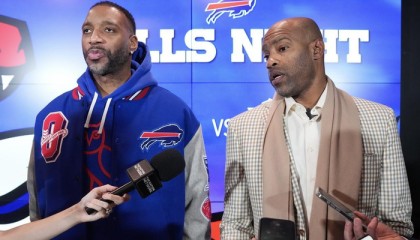 亿万28官网-表兄弟再合体！卡特麦迪跨界投资NFL，打造NFL与NBA球迷梦幻联动|比尔|特雷西·麦克格雷迪|猛龙|比尔队|NBA吐槽大会_新浪体育_新浪新闻