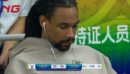 亿万28-已打完广东最后一场？球队落后，玩手机漠不关心，解说员：不应该