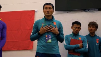 亿万28官网-邵佳一更衣室讲话：要努力提高个人能力和联赛节奏，踢强队才能更自如