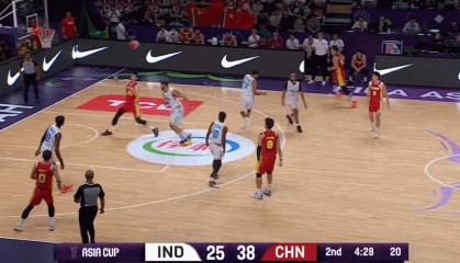 实在高效！胡金秋＆王俊杰半场保持100%命中率分别砍下11分＆8分